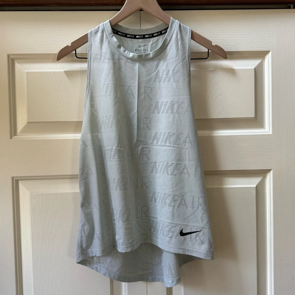 Nike Air Signature Perforated Lightweight Racerback Tank Women’s size Small